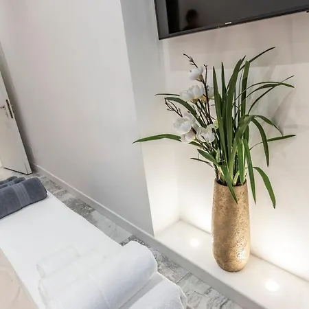 Trevi Luxury Jacuzzi *