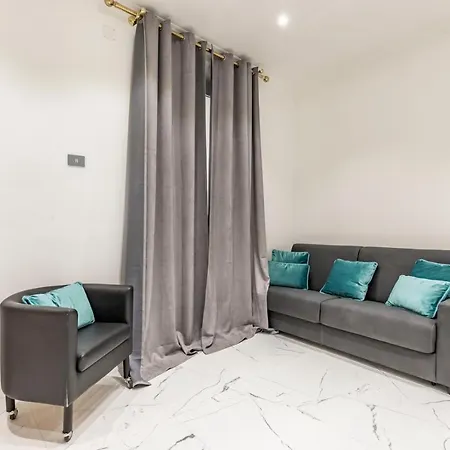 Trevi Luxury Jacuzzi Apartmán *
