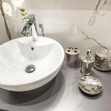Trevi Luxury Jacuzzi *